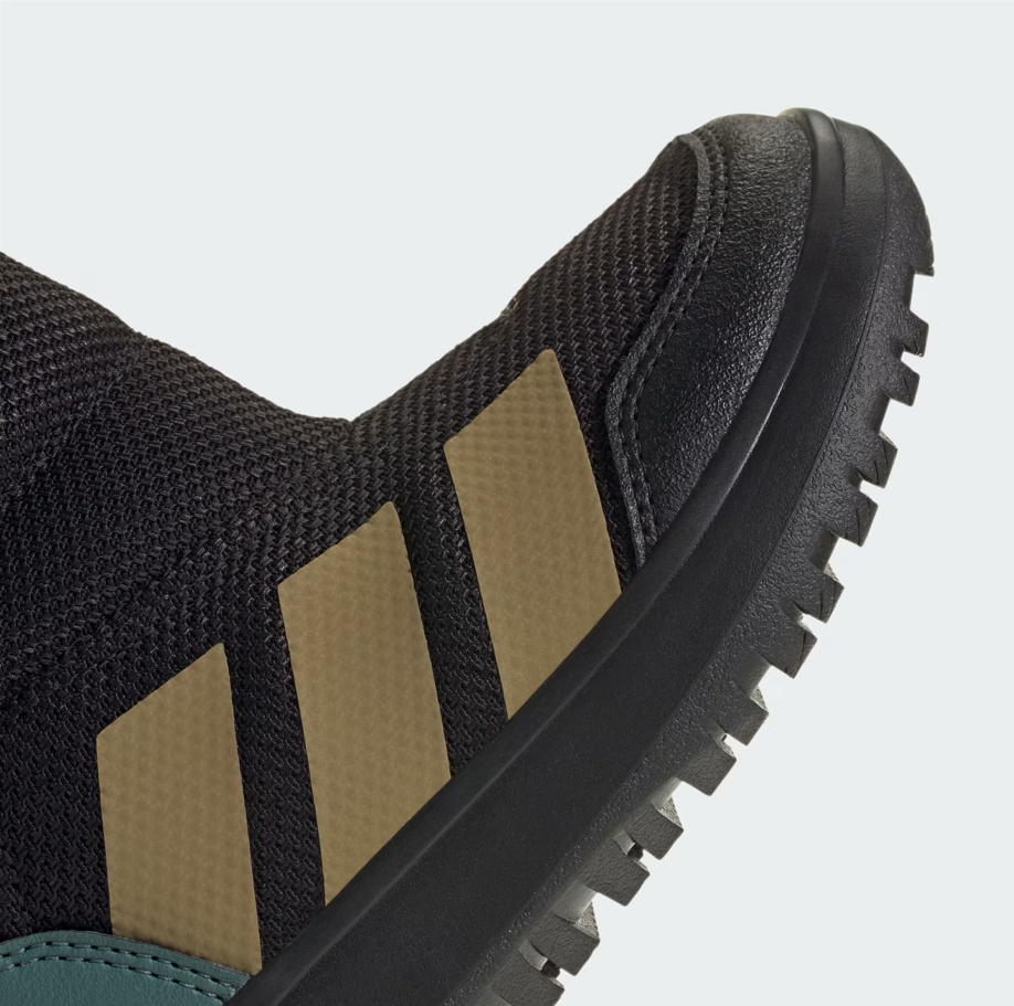 Детски ботуши Adidas Winterplay C