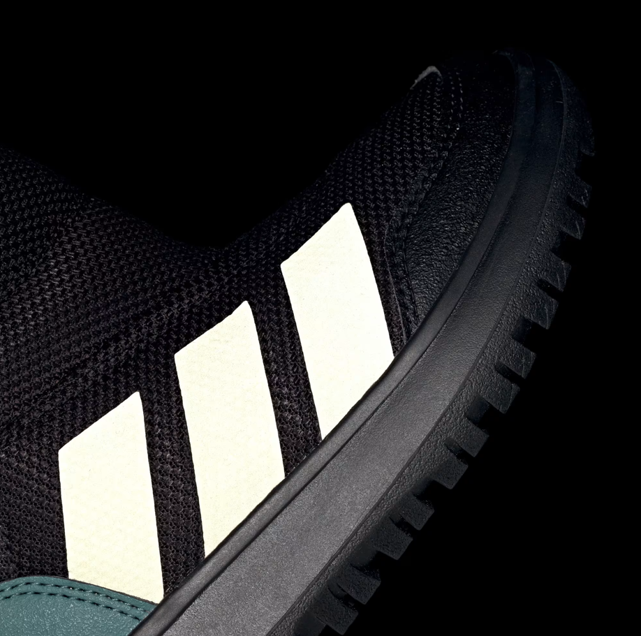 Детски ботуши Adidas Winterplay C