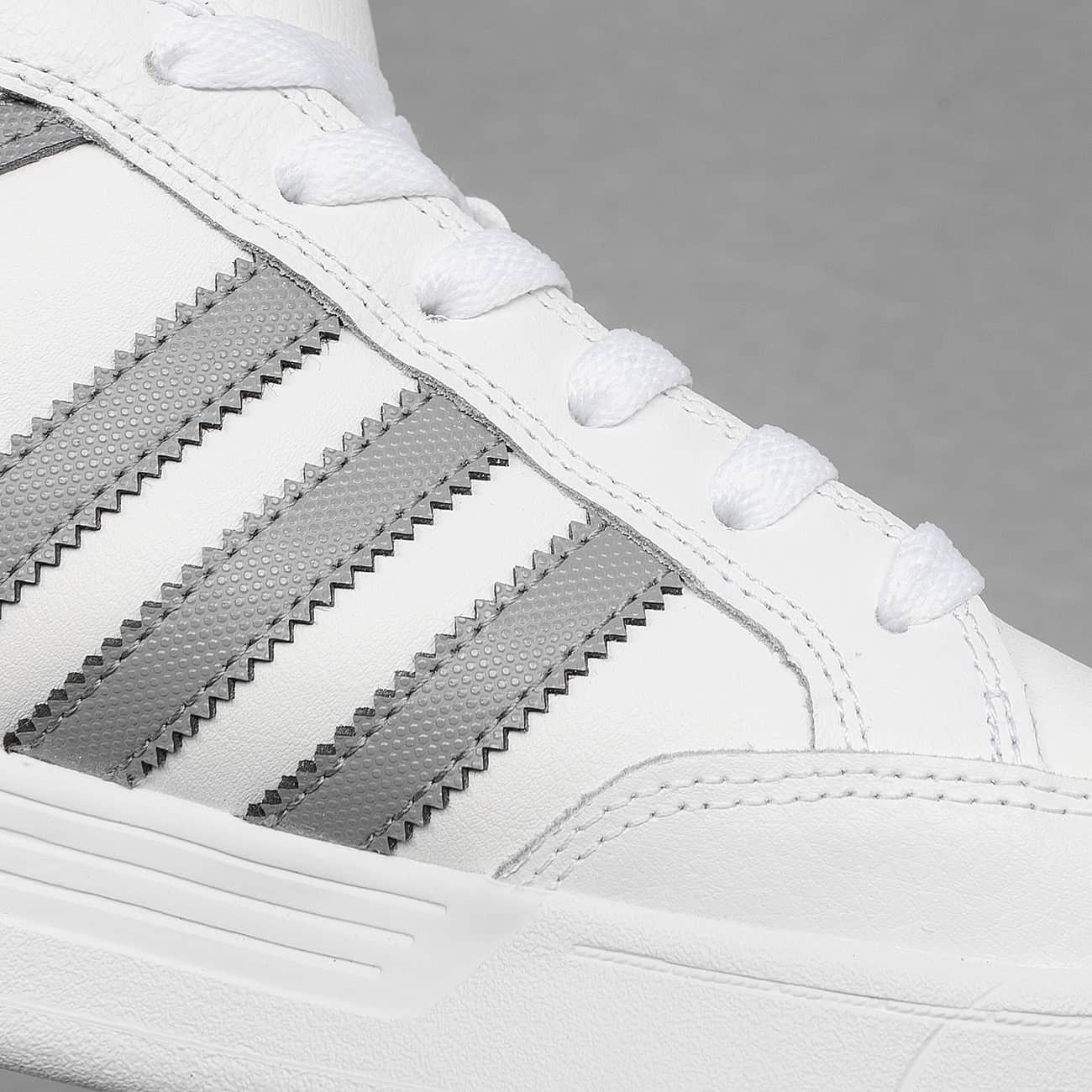Юношески кецове Adidas Varial Mid J
