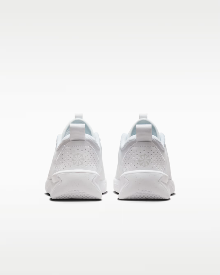 Юношески маратонки Nike Omni Multi-Court (GS)